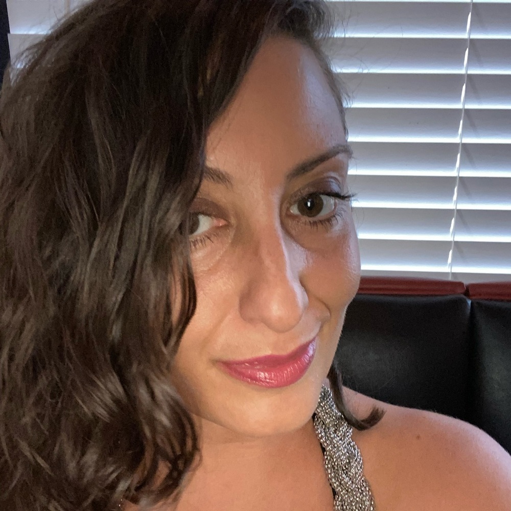 Meet your Posher, Elena